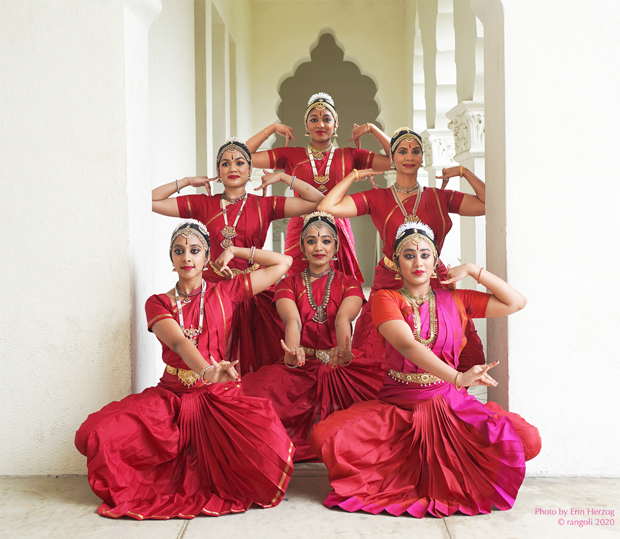 bharata natyam is one of the eight classical dance forms of india,from the  state of tamil nadu.the pictures are from different stage performances  Stock Photo - Alamy